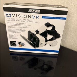 VisionVR 360 Degree Virtual Reality Headset - Black and White